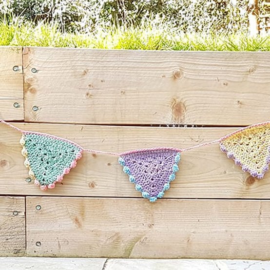 How to Crochet Spring Bunting image number 1