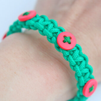 How to Make a Paracord Bracelet