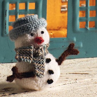 How to Knit a Mini Snowman