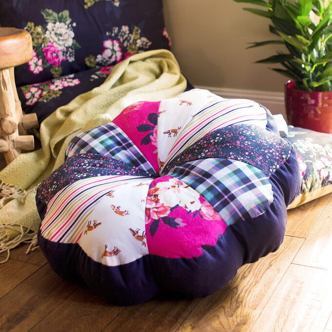 How to Make a Flower Floor Cushion image number 1