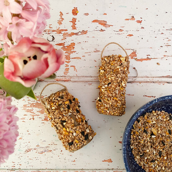 How to Make a Homemade Bird Feeder image number 1