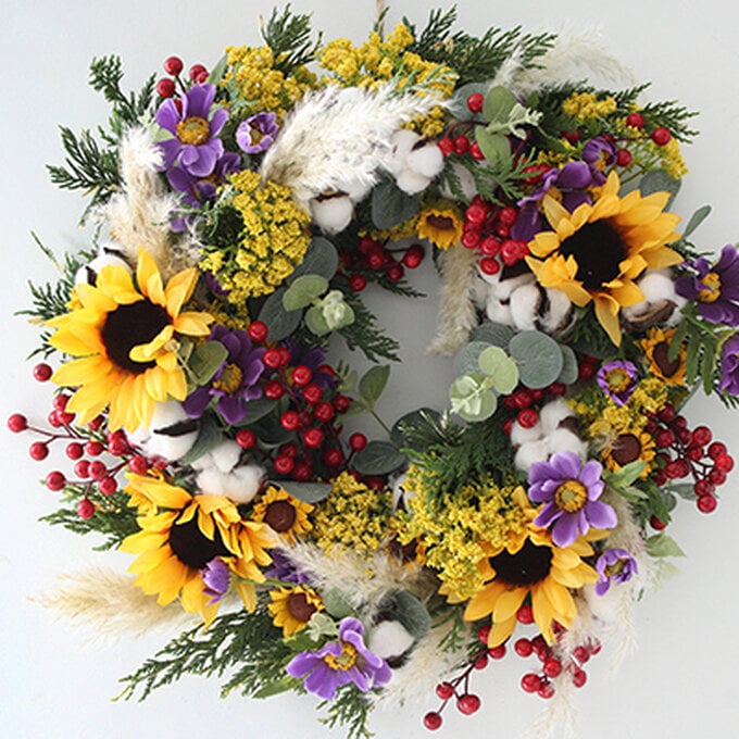 How to Make an Artificial Autumnal Wreath image number 1