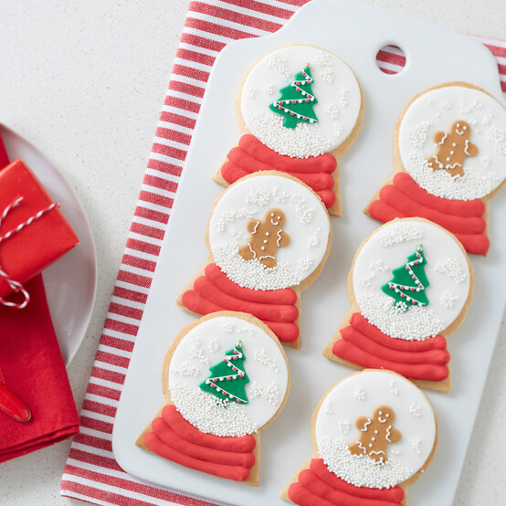 How to Make Snow Globe Cookies image number 1