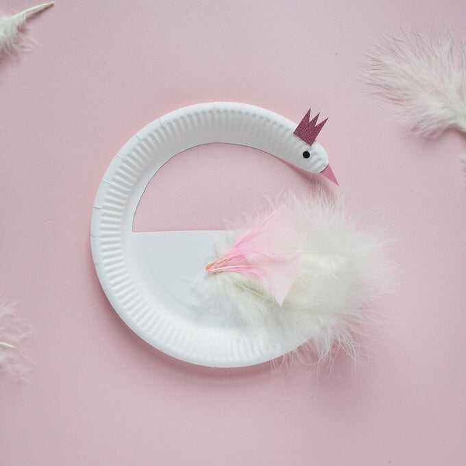 How to Make a Paper Plate Swan image number 1