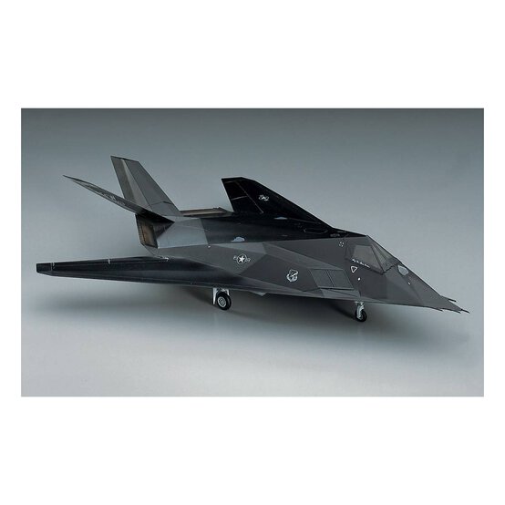 Hasegawa F-117A Nighthawk Model Kit 1:72 image number 2