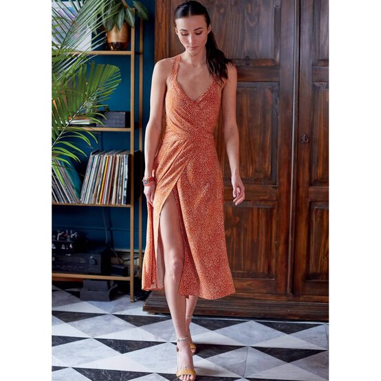 McCall&rsquo;s Meadow Dress Sewing Pattern M8105 (16-24) image number 5