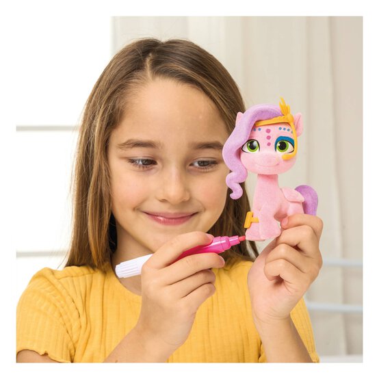 My Little Pony Fuzzikins Pipp Petals image number 2