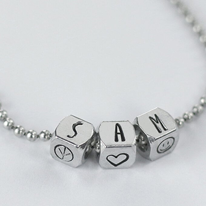 How to Make a Personalised Metal Stamped Necklace image number 1