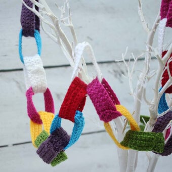 How to Crochet Paperchains