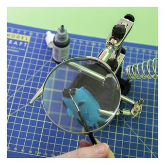 Modelcraft Heavy Duty Helping Hands Magnifier image number 4