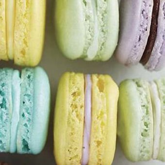 How to Make Colourful Macarons