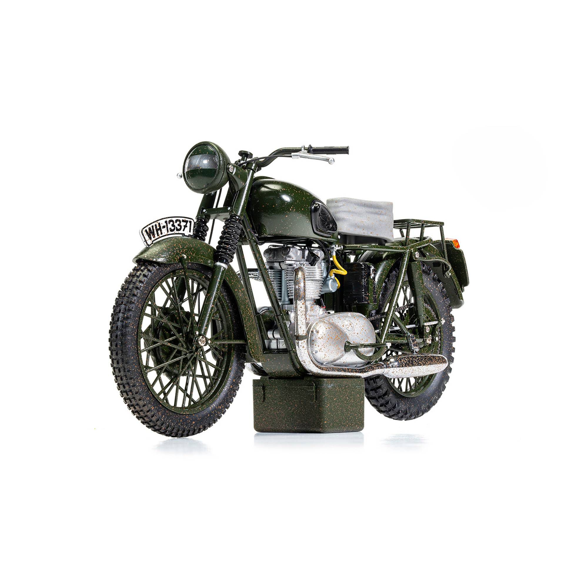 Corgi The Great Escape Triumph TR6 Trophy Weathered Model 1:12