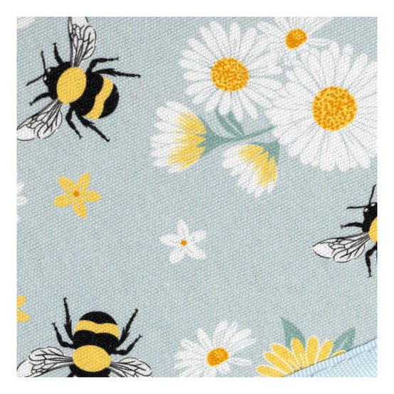 Women’s Institute Bee Crochet Hook Case image number 3