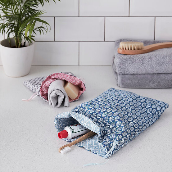 How to Make a Fabric Drawstring Bag image number 1