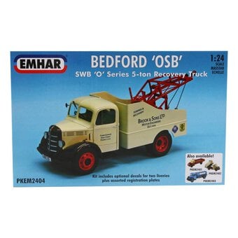 Emhar Bedford O Series SWB Recovery Truck Model Kit 1:24