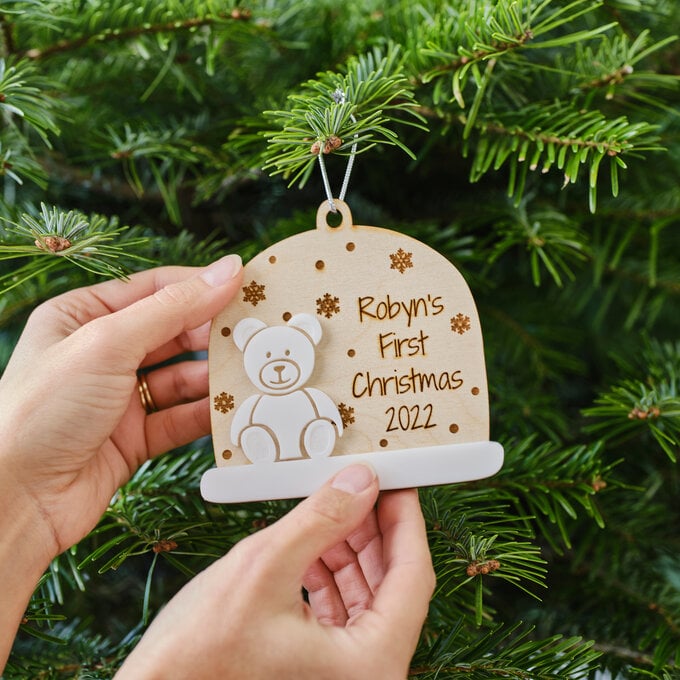 Glowforge: How to Make a Personalised Bauble image number 1