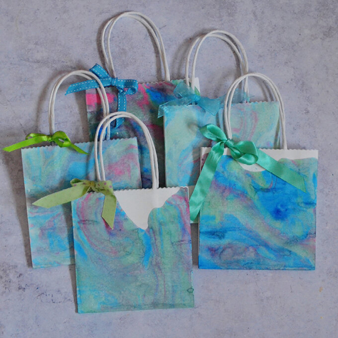 How to Make Mermaid Party Bags image number 1