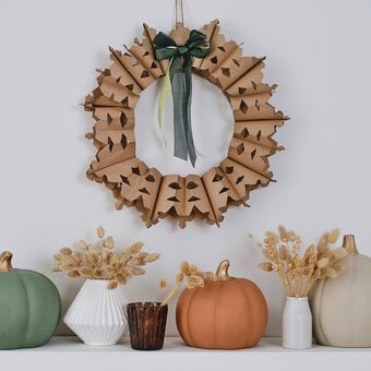 How to Make a Sustainable Autumn Wreath