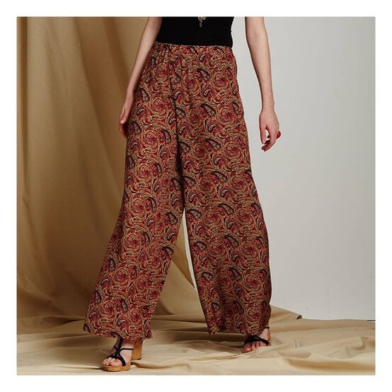 Simplicity Women&rsquo;s Trousers Sewing Pattern 8134 (14-22) image number 2