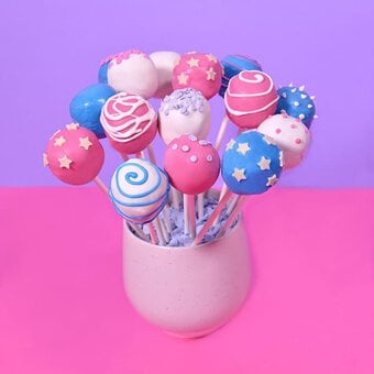 How to Bake a Royal Wedding Cake Pop Bouquet