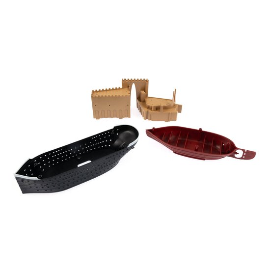 Suyata Titanic Port Scene and Vehicle Model Kit image number 3