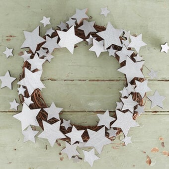 How to Make a Rustic Star Wreath
