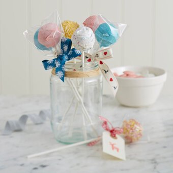 How to Make Christmas Cake Pops