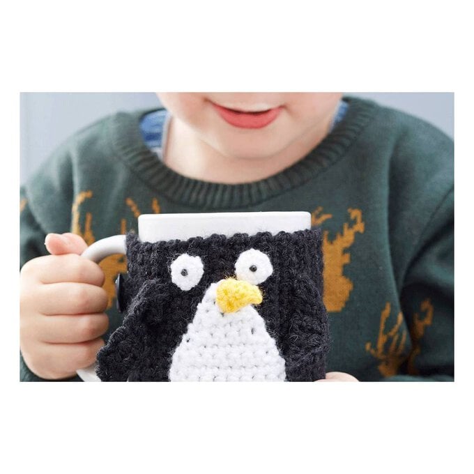 FREE PATTERN Crochet a Penguin Mug Cosy Pattern image number 1