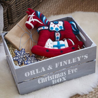 How to Create a Stencilled Christmas Eve Box