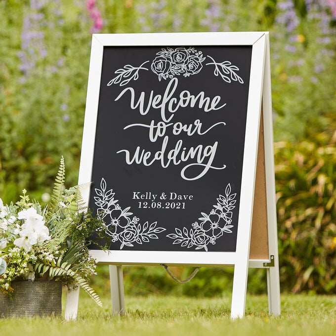 Cricut: How to Make a Wedding Easel Welcome Sign image number 1