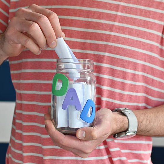 How to Make a 'Things I Love About Dad' Jar image number 1