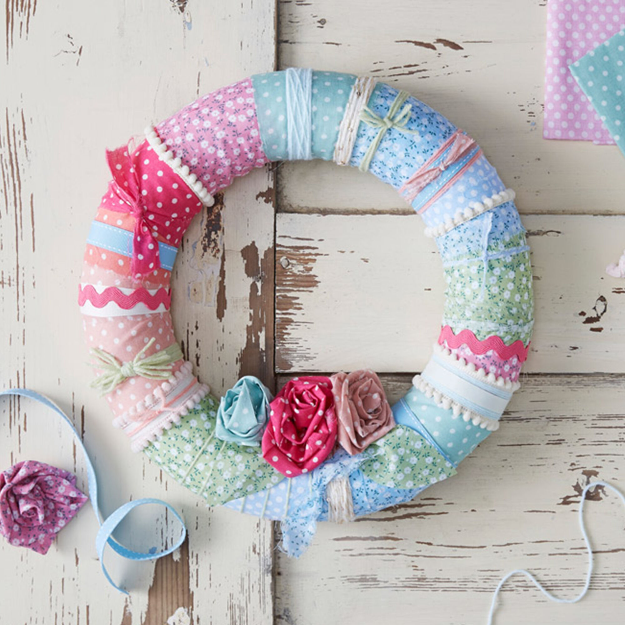 How to Make a Fabric Wreath Hobbycraft