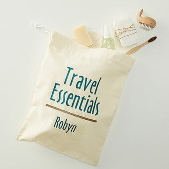 Cricut: How to Make a Personalised Travel Essentials Bag
