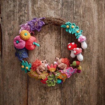 How to Crochet an Autumn Wreath