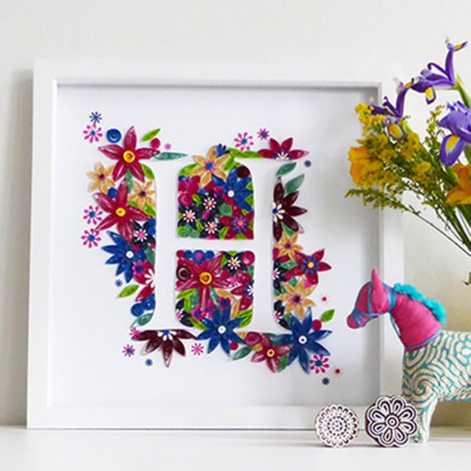 How to Make a Quilled Floral Box Frame image number 1