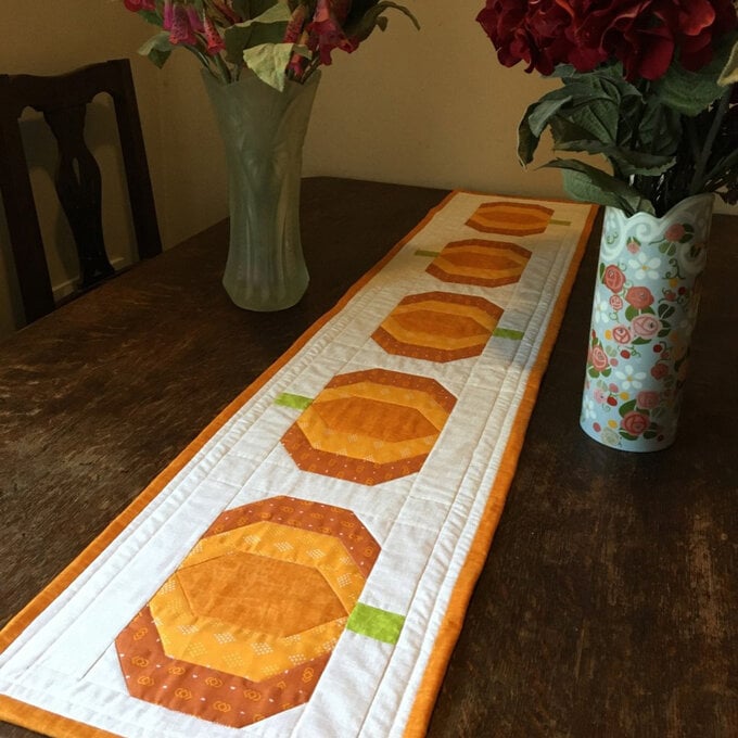 How to Sew a Pumpkin Table Runner image number 1