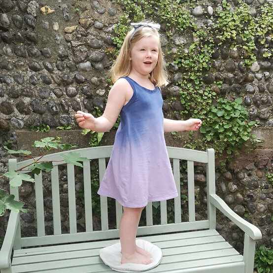 How to Make an Ombre Dyed Children's Dress image number 1