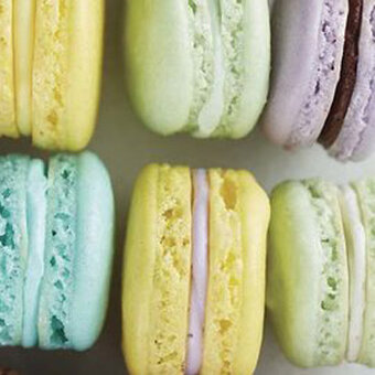 How to Make Colourful Macarons