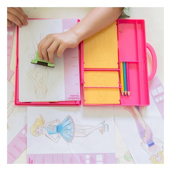 KidzMaker My Design Studio Fashion Studio image number 4