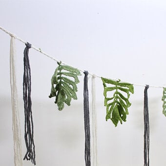How to Crochet a Leaf Garland