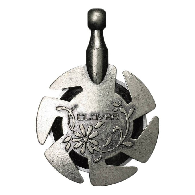 Clover Antique Silver Yarn Cutter Pendant