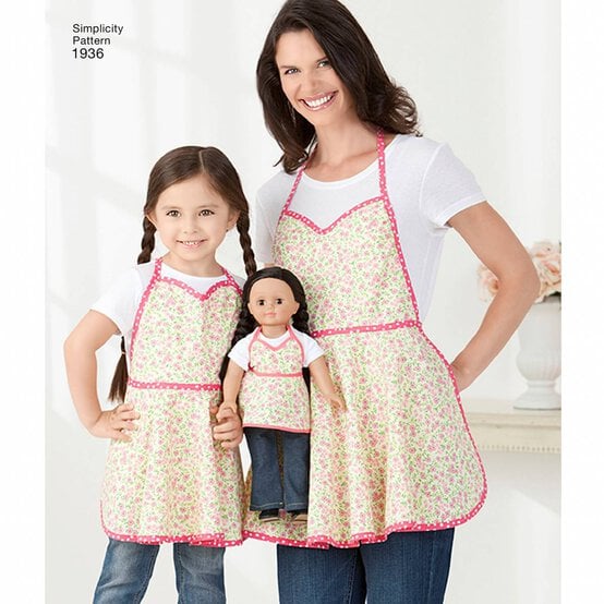 Simplicity Apron and Stocking Sewing Pattern 1936 image number 5