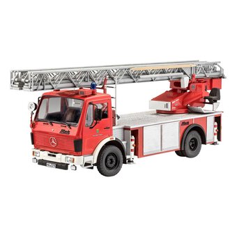 Revell DLK23 Mercedes Benz Fire Truck Model Kit 1:24 image number 2