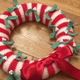 How to Crochet a Candy Cane Wreath
