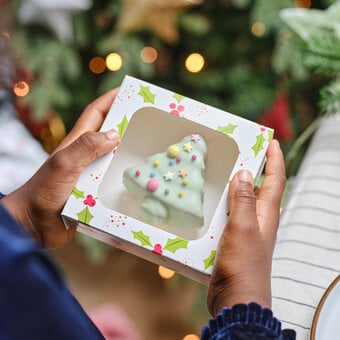 How to Make Mini Christmas Tree Cakes