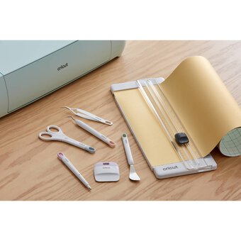 Cricut Basic Tool Set - 5-Piece Precision Tool Kit for Crafting and DIYs,  Perfect for Vinyl, Paper & Iron-on Projects, Great Companion for Cricut