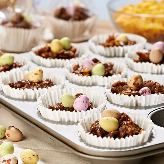 How to Make Chocolate Cornflake Cakes image number 1