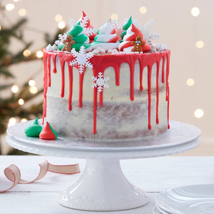 How to Make a Christmas Drip Cake image number 1