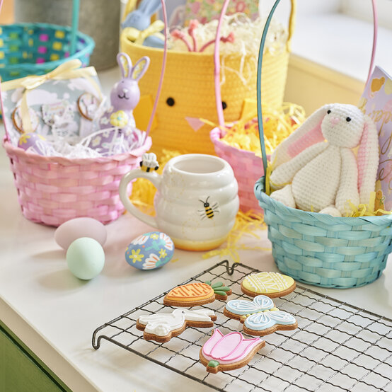 12 Easter Hamper Ideas image number 1