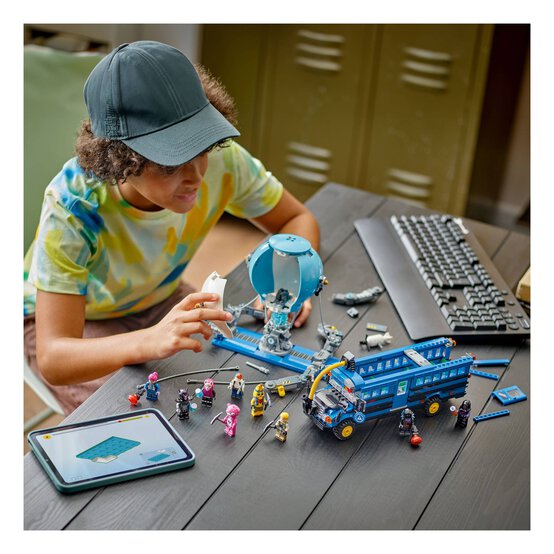 LEGO Fortnite Battle Bus image number 3